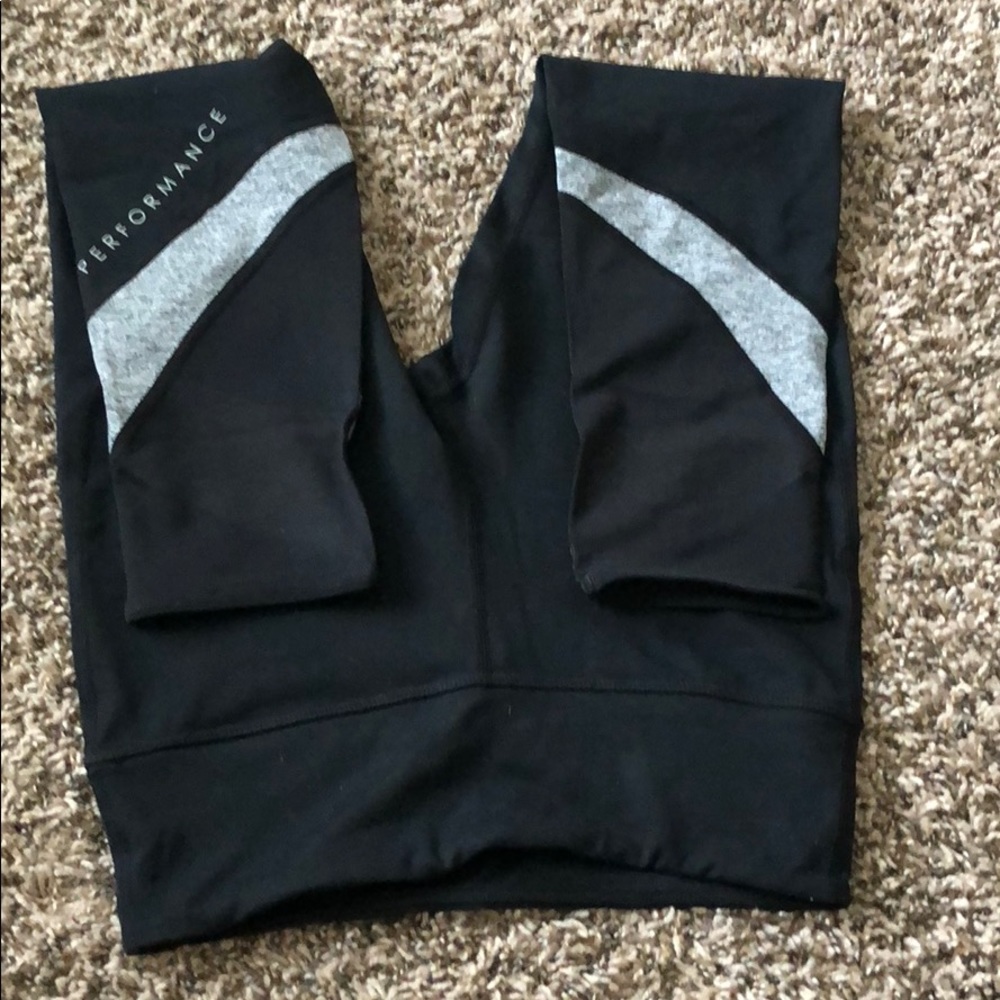 LVFT LXP Tech Capris - Picture 3 of 5